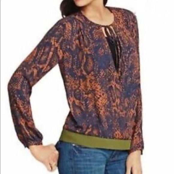 Cabi faux wrap popover top in snake print - Picture 1 of 8